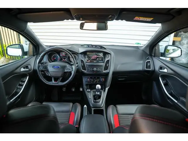 Ford Focus 2.0 ST-3 250 pk Keyless Stuurverw. Cruise Clima 18''LM