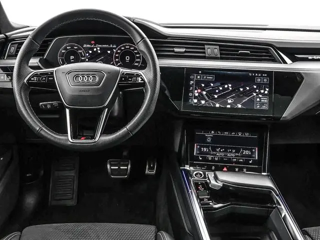 Audi Q8 Sportback e-tron 55 Quattro S Edition 115 kWh 408pk · SOH 94,8% · Panoramadak · 360 Camera ·...