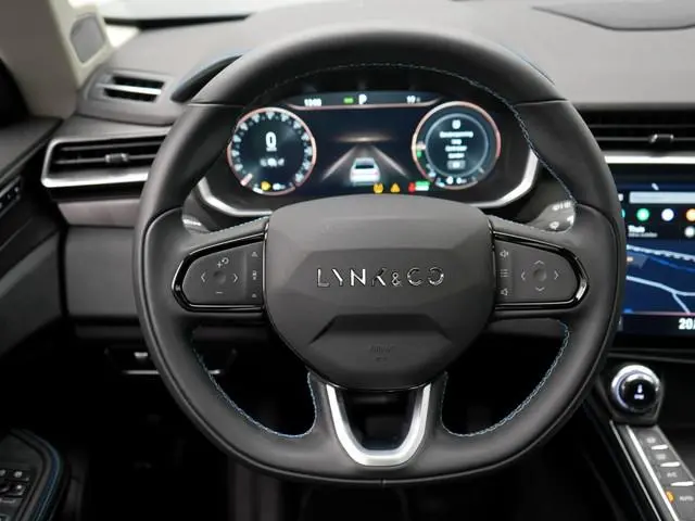 Lynk & Co 01