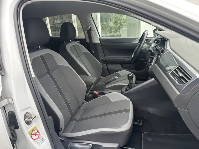 Volkswagen Polo VI  Highline Navi Cruise Led Stoelverwarming