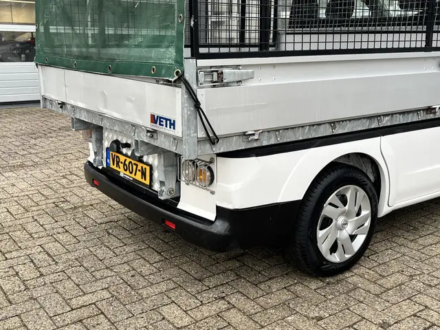 Nissan NV200
