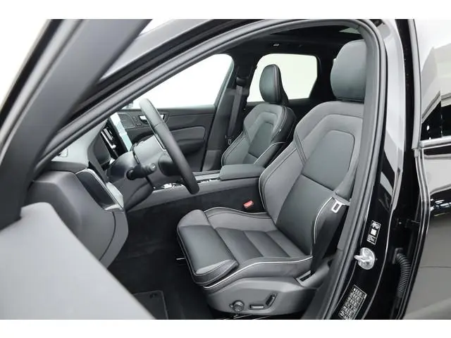 Volvo XC60 2.0 T6 Plug-in hybrid AWD Plus Black Edition | Pano | 21” | Memory Seats | Harman Kardon...