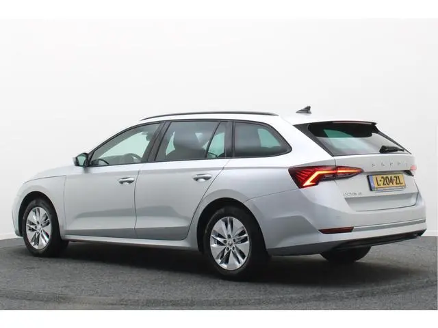 ŠKODA Octavia Combi 1.0 TSI Business Edition Virtual Cockpit, Cruise,  Apple Carplay, Sfeerverlichti...