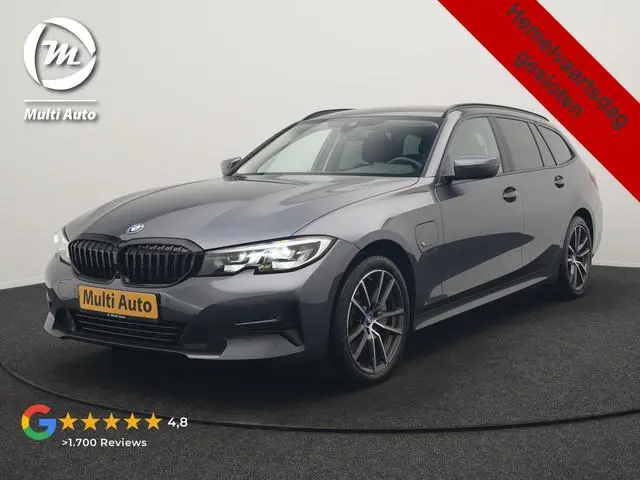 BMW 3-serie Touring 330e xDrive 292pk Dealer O.H. PHEV | Cruise Control | Camera | Lederen Sportstoe...