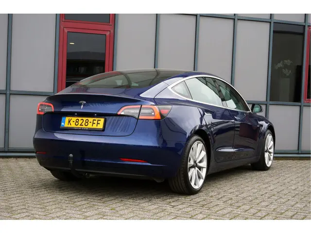 Tesla Model 3 Standard RWD Plus 60kWh LFP SOH 89% Trekhaak
