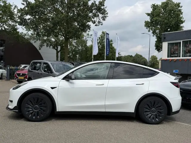 Tesla Model Y RWD 58 kWh UNIEK!| |VAN €35.900:,- VOOR: 32.877,- UW WKVOORDEEL: 3.023,- | STOEL + STU...