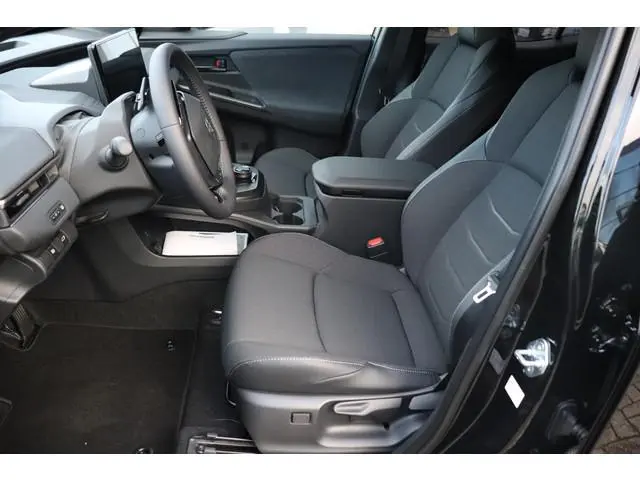 Toyota C-HR+