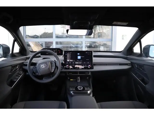 Toyota C-HR+ First Edition 77 kWh, Demovoordeel!, 607 (WLTP), Elec. Achterklep, Sensoren, Camera!
