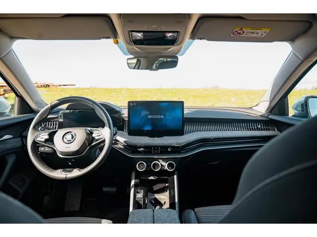 Skoda Superb Combi 1.5 TSI MHEV First Edition | TREKHAAK | CAMERA | LED | ALL SEASON BANDEN