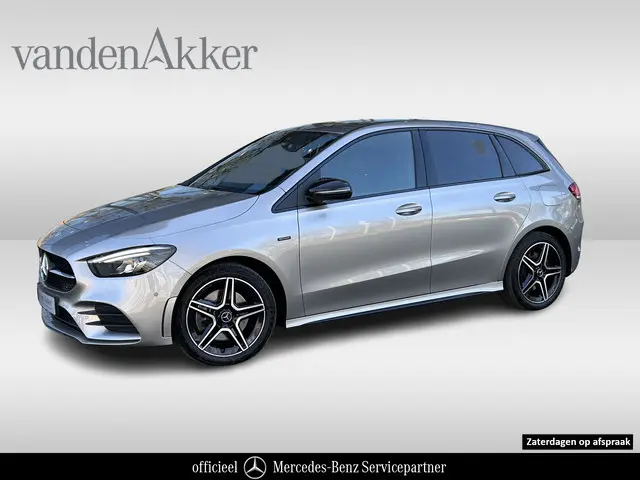 Mercedes-Benz B-klasse 250e AMG // Trekhaakl // Caplay // Camera // Sfeerverlichting // Nightpakket