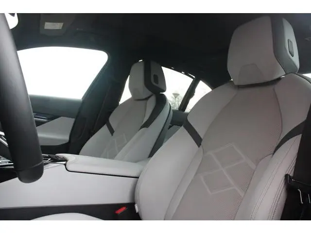 BMW 5-serie 550e 490PK xDRIVE | M SPORT PRO | PANORAMA DAK | BOWERS & WILKINS PREMIUM AUDIOSYSTEM |...