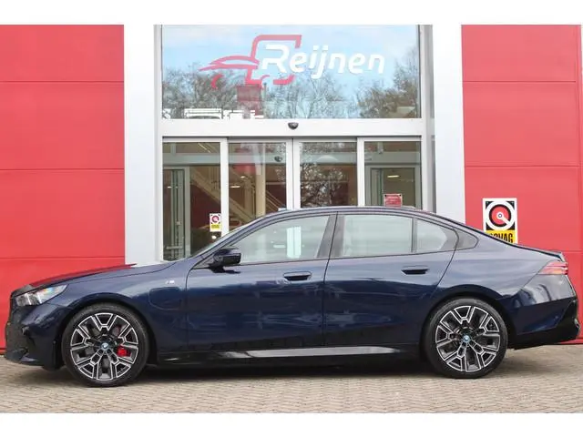 BMW 5-serie 550e 490PK xDRIVE | M SPORT PRO | PANORAMA DAK | BOWERS & WILKINS PREMIUM AUDIOSYSTEM |...