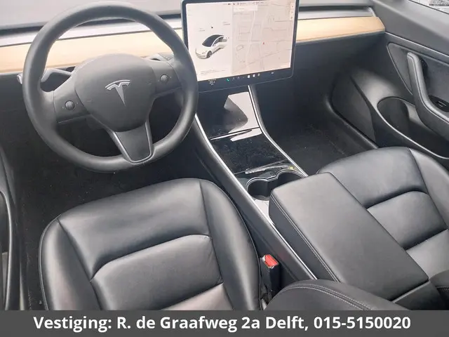 Tesla Model 3 Standard RWD Plus 60 kWh | Navigatie | Panoramadak | Leder