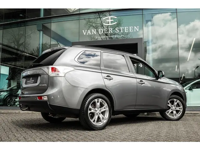Mitsubishi Outlander 2.0 Instyle 7 Zits | Schuifdak | Camera