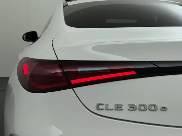 Mercedes-Benz CLE Coupé 300 e AMG Line | Pano Night Camera