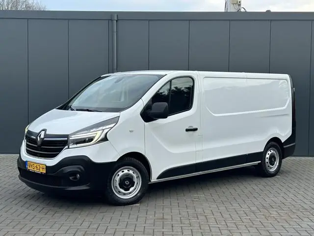Renault Trafic 2.0 dCi 146 PK / L2H1 / 1e EIG. / AUTOMAAT / SORTIMO INRICHTING / TREKHAAK / AIRCO /...