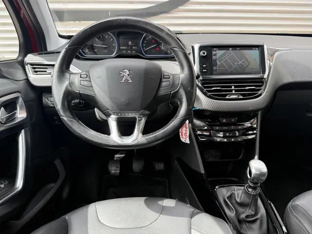 Peugeot 2008 1.2 PureTech Allure 2e Eigenaar|Navi|Camera|Clima|Trekhaak|Carplay|Cruise|N.A.P|Nieuwe...