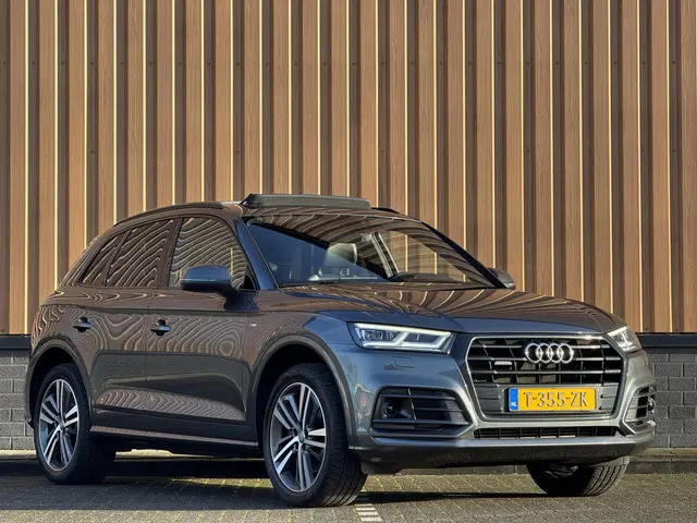 Audi Q5 3.0 TDI quattro Sport S Line Black Edition | 286 PK! | Panoramadak | Adaptieve Cruise Contro...