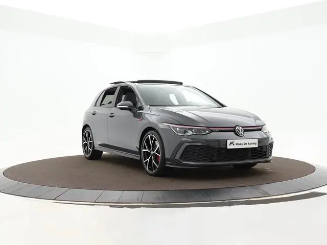 Volkswagen Golf 2.0 TSI 245pk DSG GTI · Panoramadak · Camera · Dodehoeksensoren · Matrix LED · Stuur...