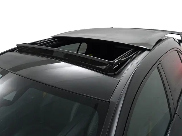 Mercedes-Benz A-klasse 250 AMG Premium Plus Aut- Sport uitlaat, Panoramadak, Sfeerverlichting, Aero...