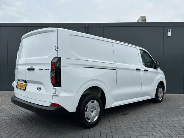 Ford Transit Custom 2.0 TDCI 136 PK TREND / L2H1  / 2.740 KG AHG / CAMERA / CRUISE / 3 ZITS / AIRCO...