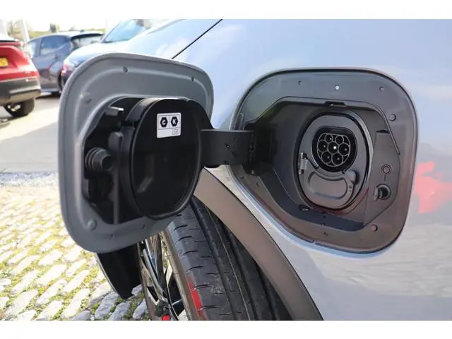 Toyota C-HR+