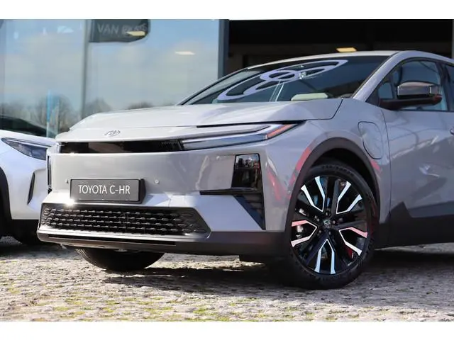 Toyota C-HR+