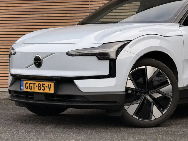 Volvo EX30