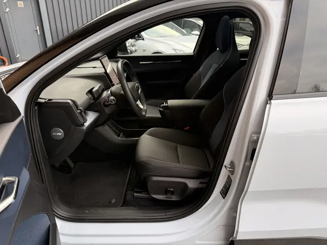 Volvo EX30