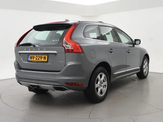 Volvo XC60 2.0 T5 FWD 245 PK POLAR+ PANORAMA | LEDER | TREKHAAK | STOELVERW.