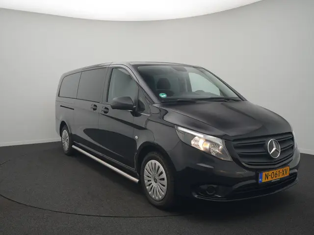 Mercedes-Benz Vito Tourer 114 CDI Base Extra Lang - Occasion Lease vanaf €1024 p/m - 9 Persoons bus! - All Seasonbanden - Cruise Control - Achteruitrijcamera - Sidebars