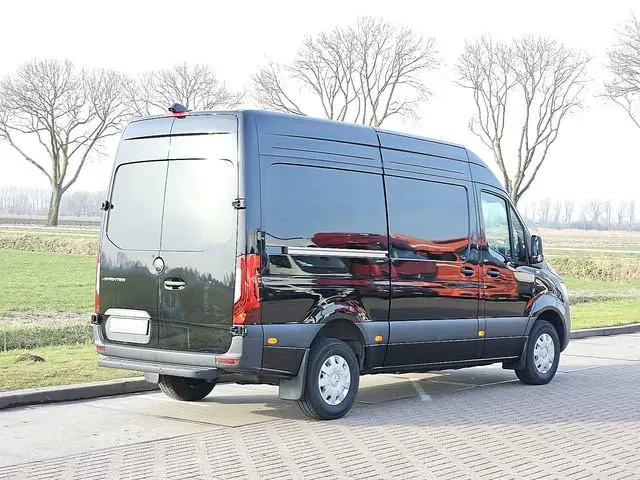 MERCEDES-BENZ ESPRINTER l2h2 300 km wltp led