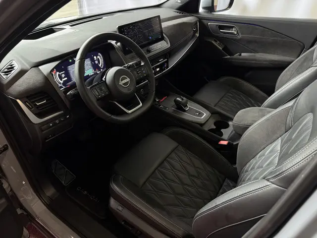 Nissan Qashqai 1.3 MHEV 160PK TEKNA PLUS BOSE  20''LMV  LEER ALCANTARA PANO MASSAGE BOSE STOEL/STUUR...