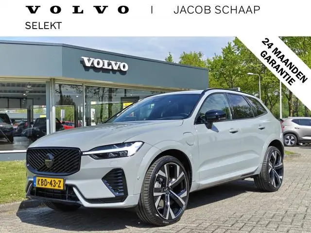 Volvo XC60 T8 AWD 455PK Plug-in Hybrid Ultra Black Edition | DEMO | B&W | Luchtvering | Nappa | 22''...