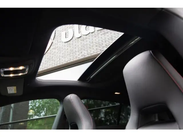 Mercedes-Benz CLA-klasse Shooting Brake 180 Business Solution AMG , Panoramadak, Trekhaak, Memory,