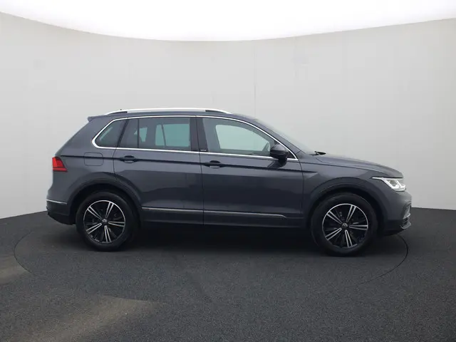 Volkswagen Tiguan 1.5TSI/150PK Move DSG · Navigatie · Camera + Parkeersensoren · Apple/Android Car P...