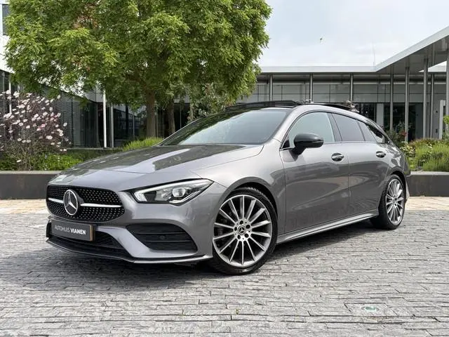 Mercedes-Benz CLA-klasse Shooting Brake / AMG Line / Pano dak / Camera / 180 Premium Plus