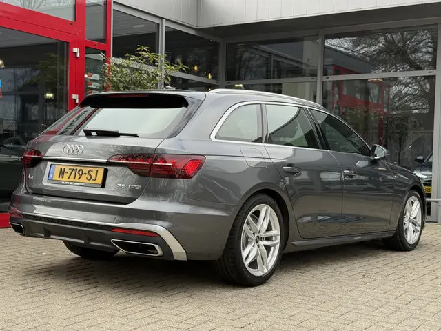 Audi A4 Avant 35 TFSI AUT. *!* 2x S-LINE *!* VIRTUAL/ LED/ 18 INCH/ CARPLAY/ 19 DKM *!*