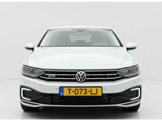 Volkswagen Passat Variant 218PK DSG HYBRID GTE BUSINESS TREKHAAK/CAMERA/NAVI/VIRTUAL