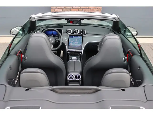 Mercedes-Benz CLE Cabriolet 450 4MATIC AMG Line Premium+ | Distronic+ | Standkachel | Massage | Burm...