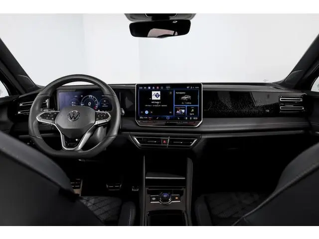 Volkswagen Tiguan 1.5 eHybrid 272 PK R-Line | Black Style | Elek. Trekhaak | S/K-panodak | Adapt. Cr...