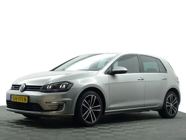 Volkswagen Golf 1.4 TSI GTE Highline Aut- Stoelmassage, Xenon Led, Park Assist, Elek Trekhaak, Leder...