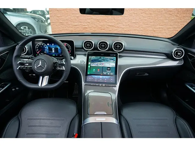 Mercedes-Benz C-klasse Estate 300 e AMG Line ORIG. NEDERLANDS + AMG / PANORMA / TREKHAAK / LEDER