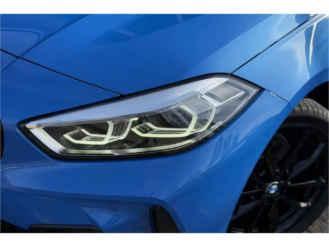 BMW 1-serie 118i M-Sport | M-Kuipstoelen | Camera | Comfort Access | Stoel + Stuurverwarming | Fabr....