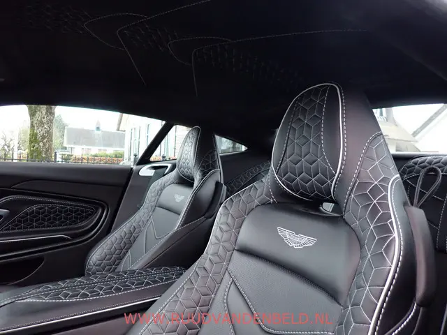 Aston Martin DBS