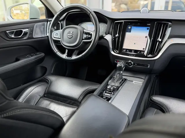 Volvo V60 2.0 T6 AWD Inscription Polestar |Full option| Pano|B&W|StoelVentilatie|PilotAssist|Trekhaa...