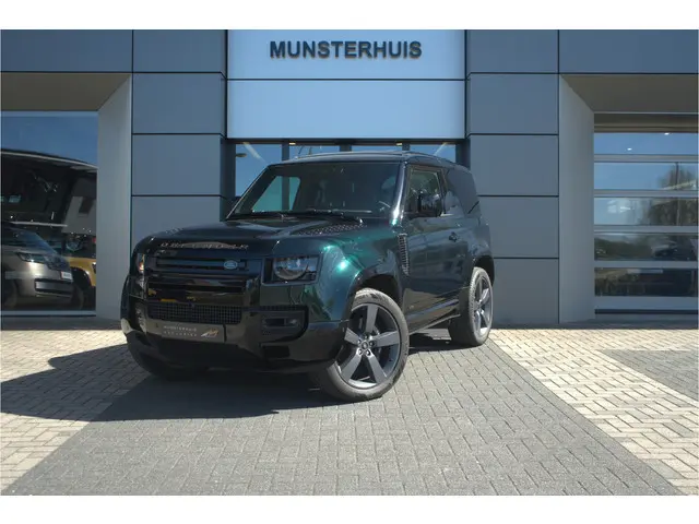 Land Rover Defender 5.0 P525 90 V8 | British Racing Green | Grijs kenteken | Koelvak | Elektrische t...