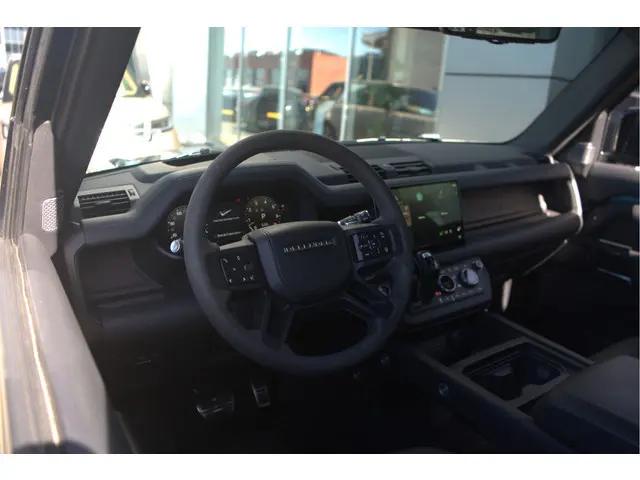 Land Rover Defender 5.0 P525 90 V8 | British Racing Green | Grijs kenteken | Koelvak | Elektrische t...