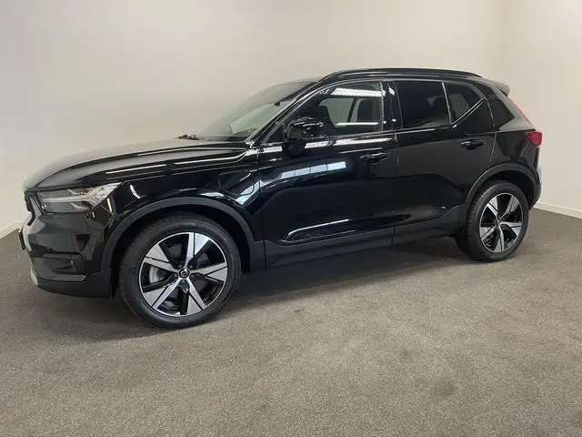 Volvo XC40 1.5 T5 Plug-In Recharge R-Design LED/ Camera/ Cruise/ LMV/ PDC