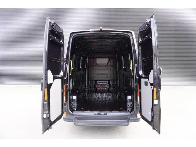 Volkswagen Crafter 180pk Automaat Facelift L4H3/L3H2 Navigatie Apple Carplay Camera Digitaal Dashboa...